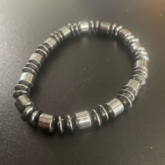 Mens Stretch‎ Metallic Minimalist Gunmetal Hematite Magnetic Bead Bracelet Black - Picture 1 of 2